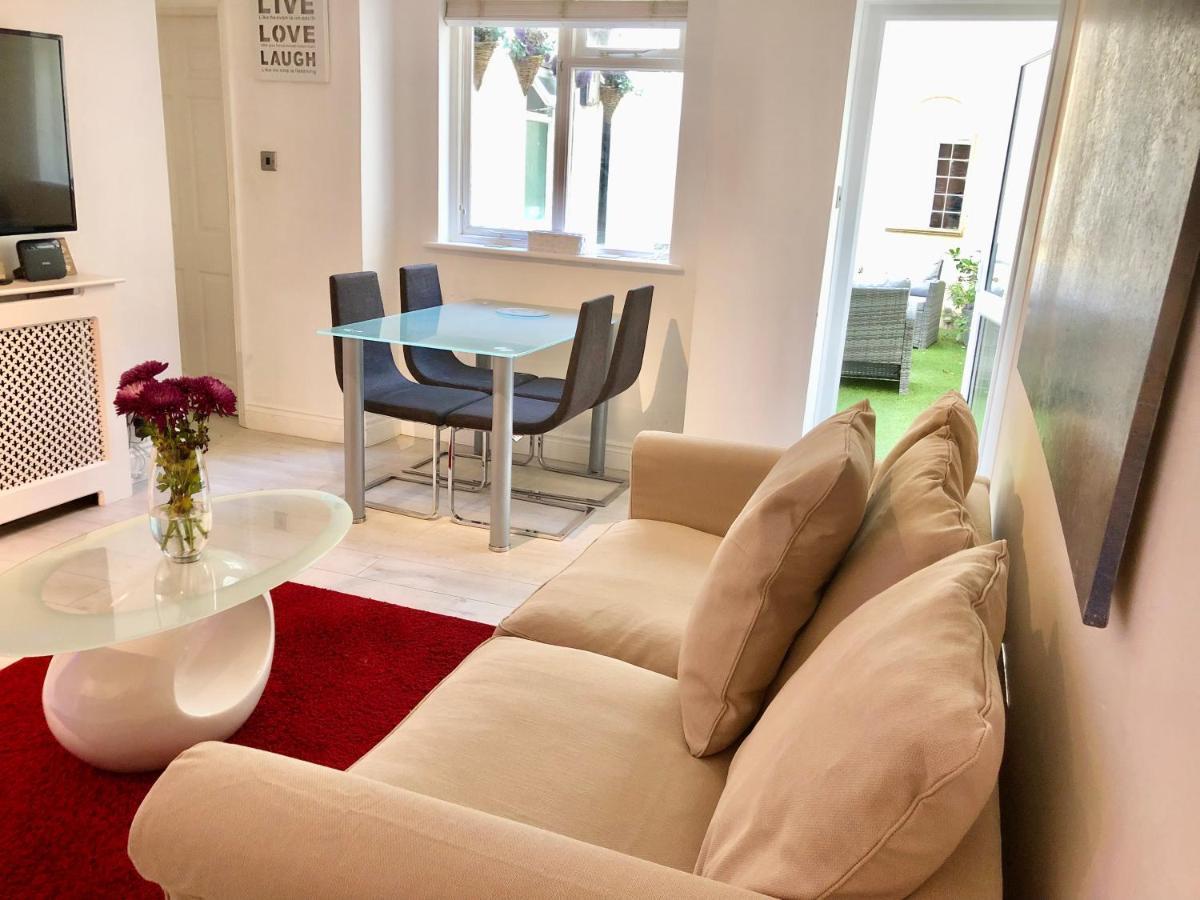 *Beachfront*- Stylish, Spacious +Private Courtyard Hove Exterior foto